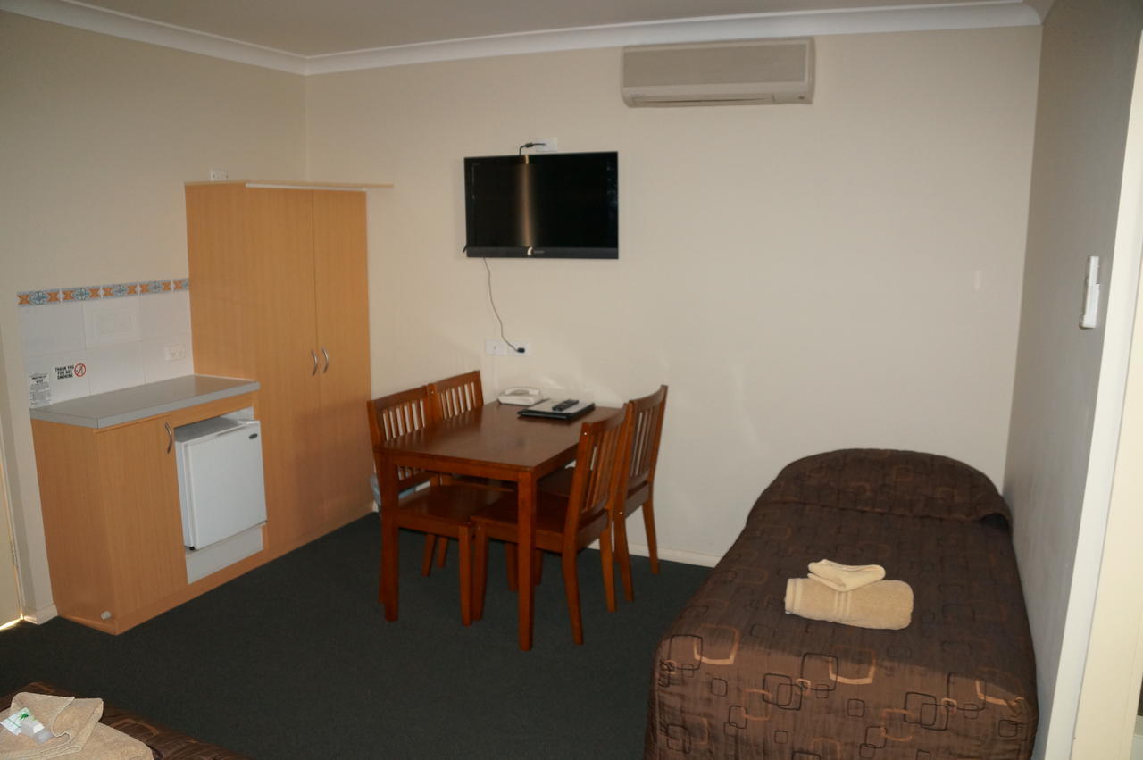 Green Gables Motel Dubbo Exterior photo