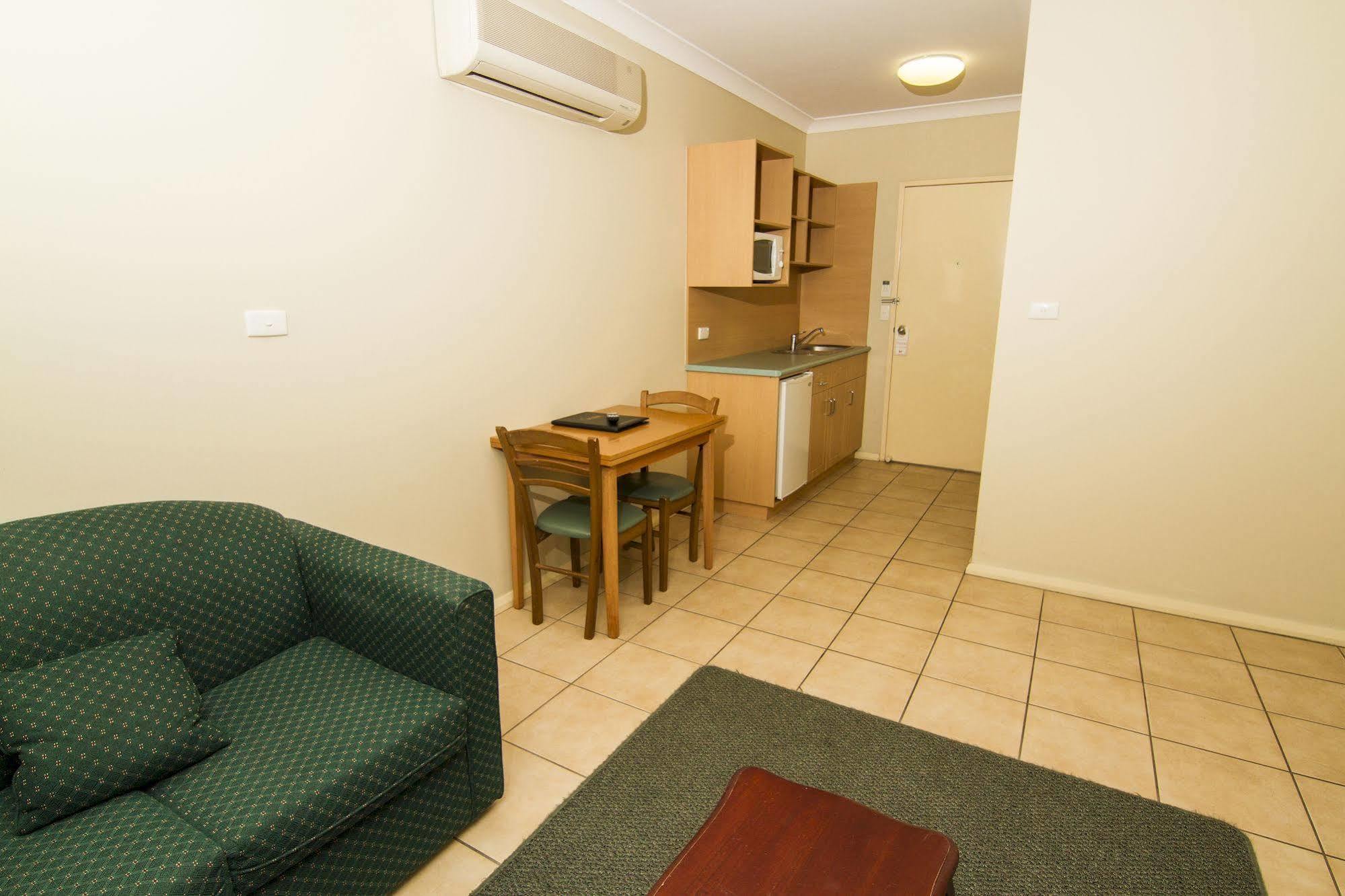 Green Gables Motel Dubbo Exterior photo