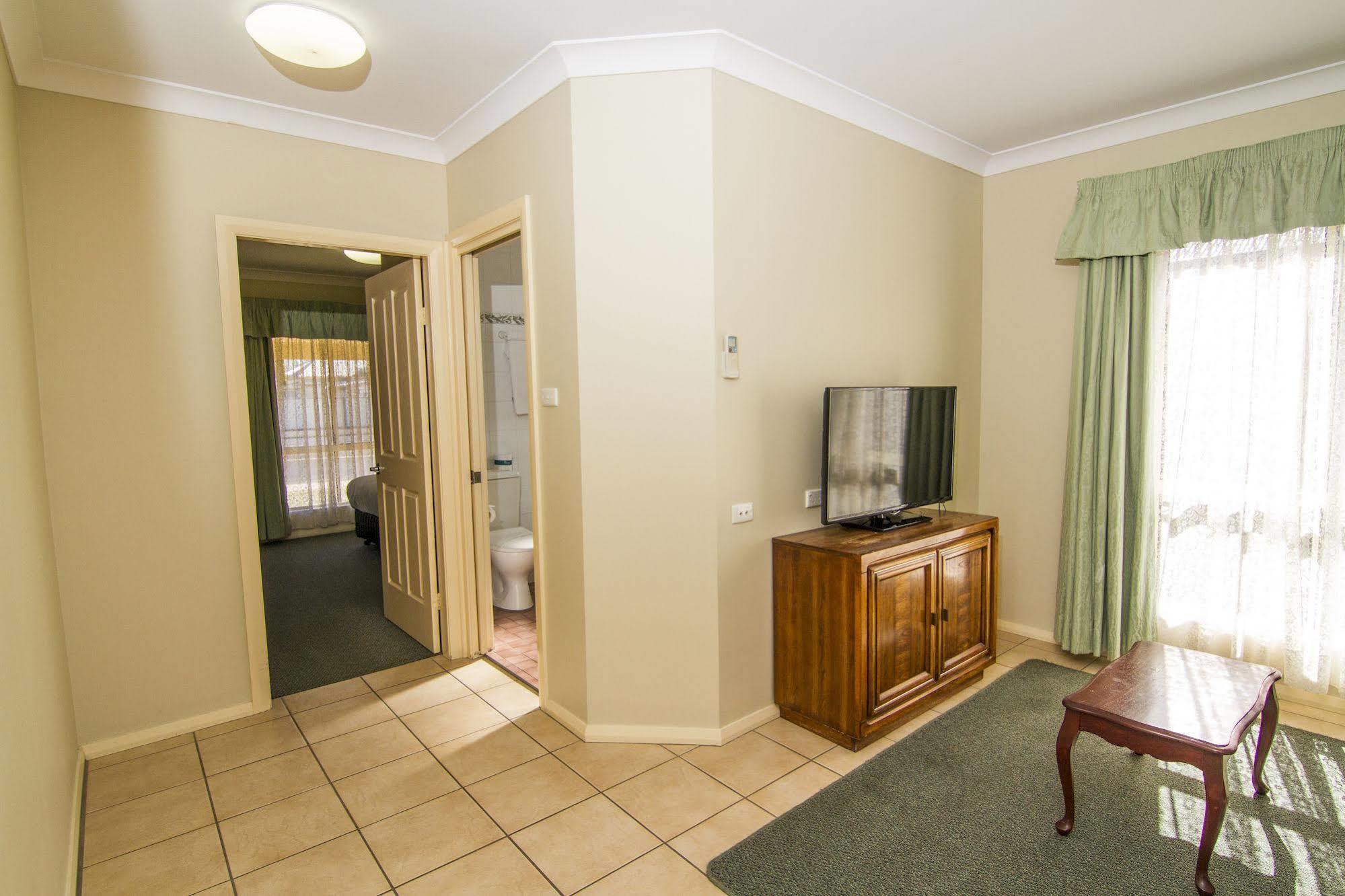 Green Gables Motel Dubbo Exterior photo