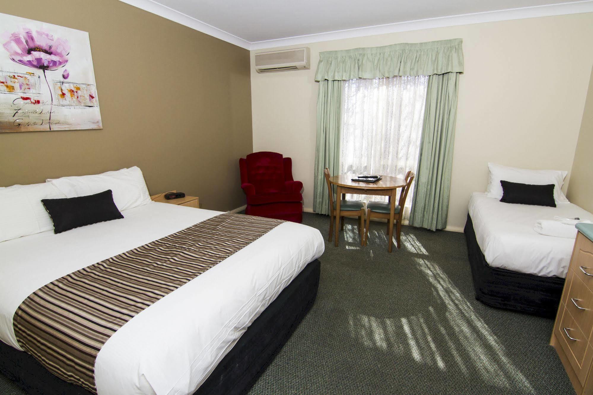 Green Gables Motel Dubbo Exterior photo