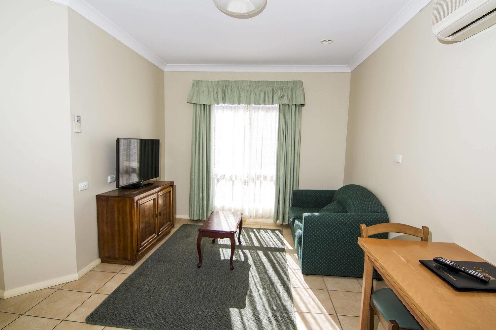 Green Gables Motel Dubbo Exterior photo