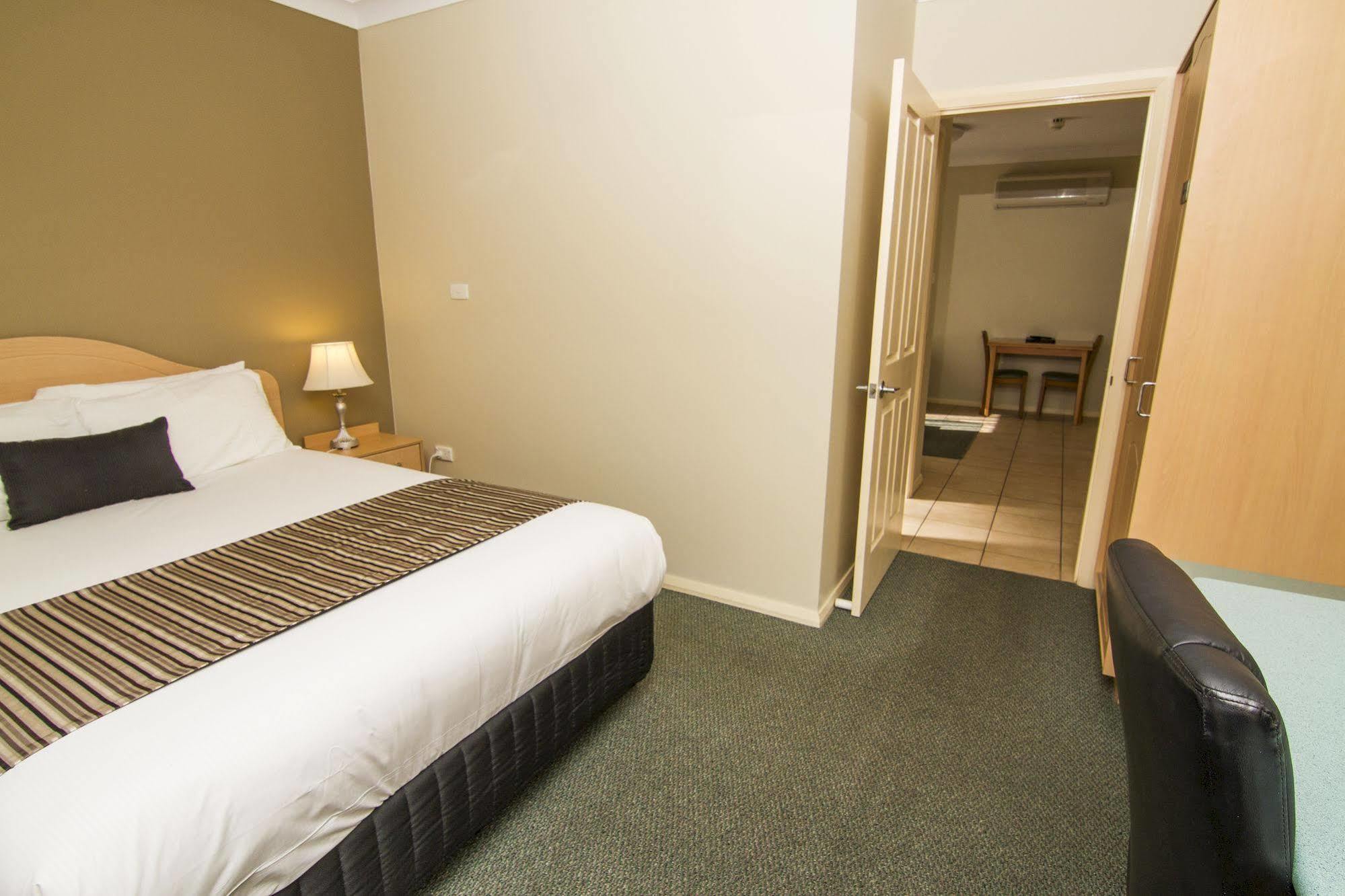 Green Gables Motel Dubbo Exterior photo