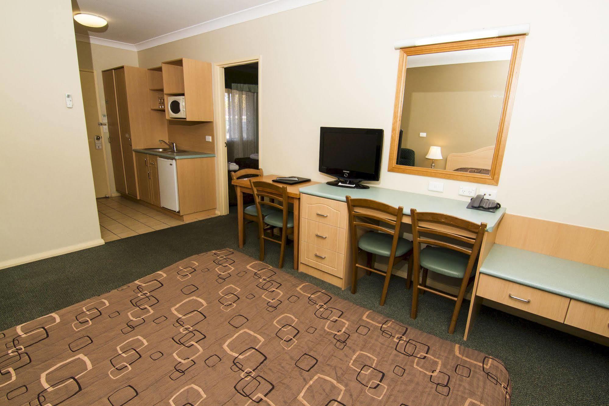 Green Gables Motel Dubbo Exterior photo